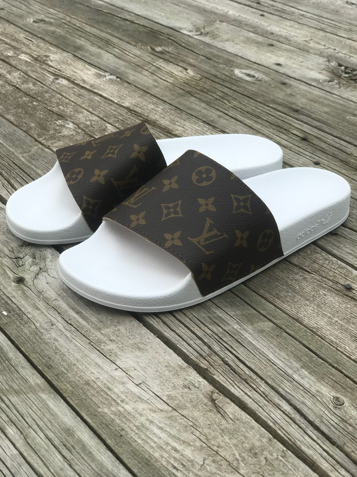 Louis Vuitton Slides - 62 For Sale on 1stDibs